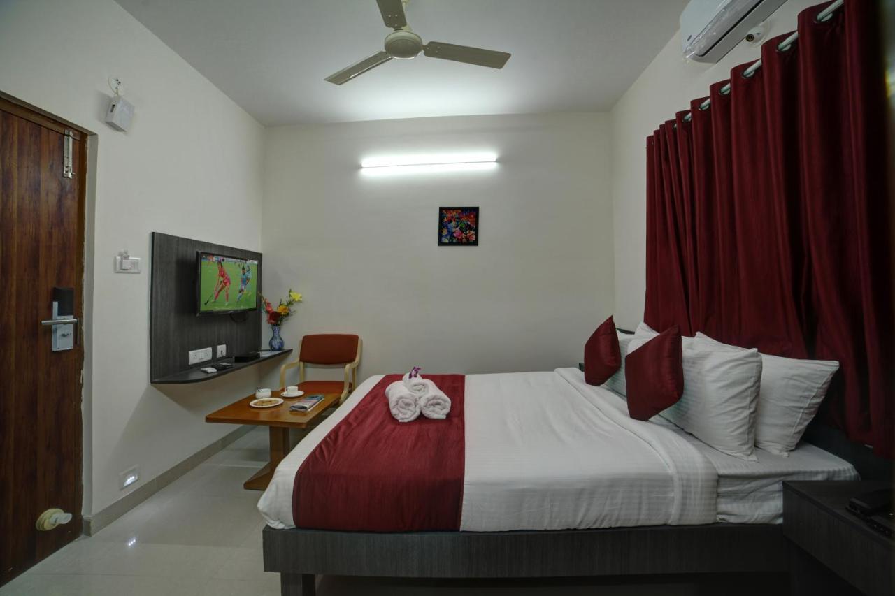 Sm Royal Suites - Hotel Near Kempegowda International Airport Bangalore Devanahalli Bagian luar foto
